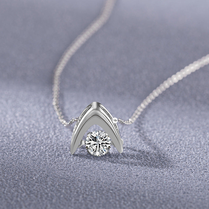 Elegant Crystal Necklace – Minimalist Luxury Jewelry