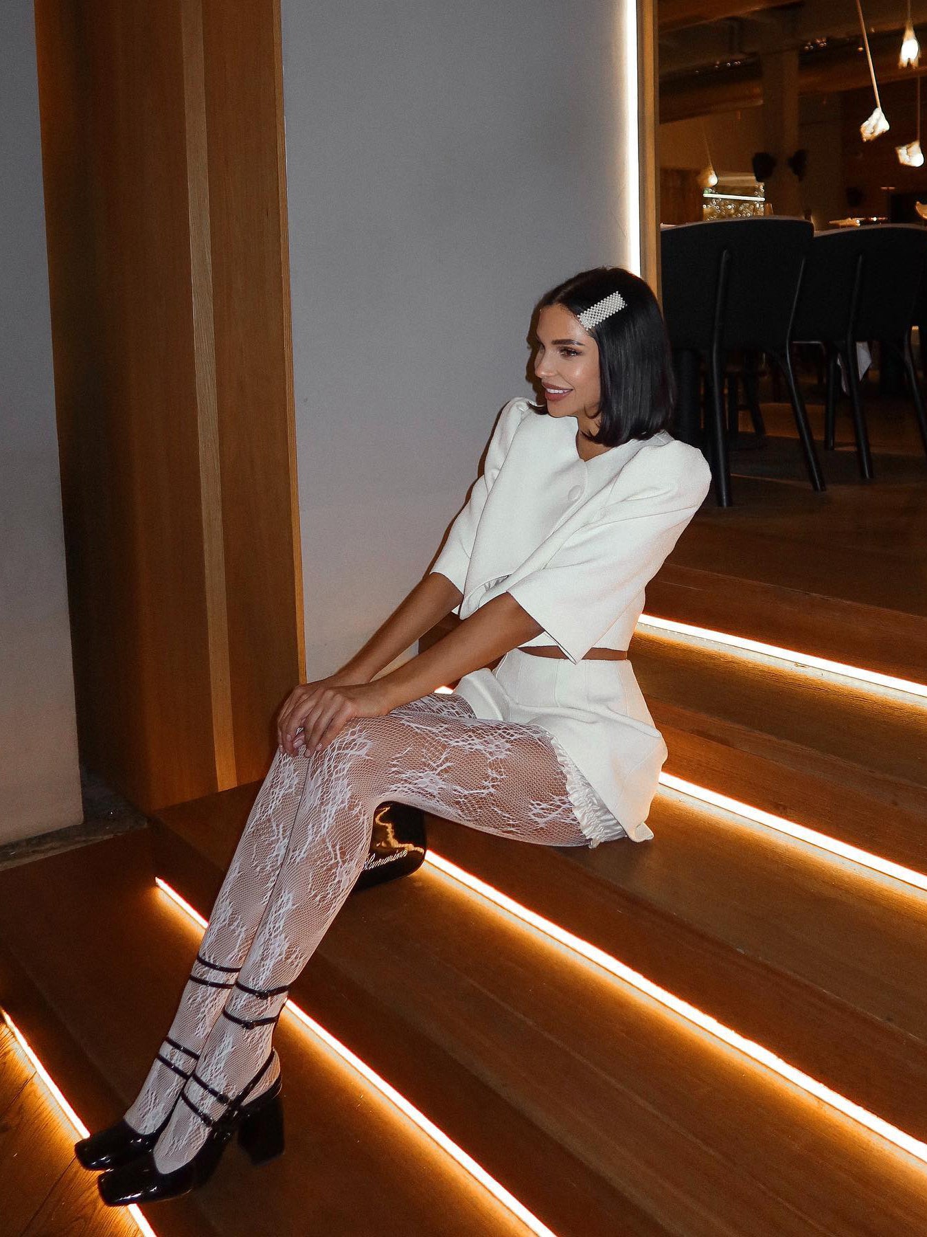Luxury White 2-Piece Set – Crop Top & Shorts Outfit