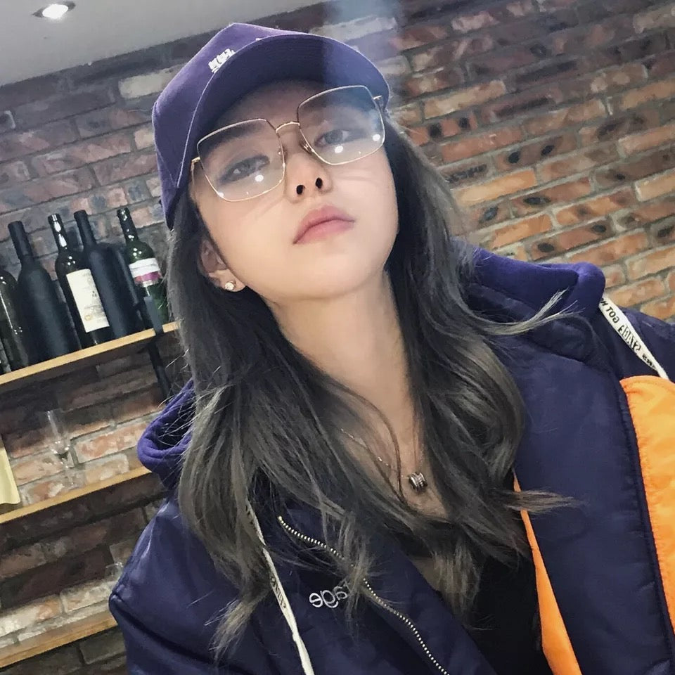 Stylish Square Glasses – Fashion Frame for Women