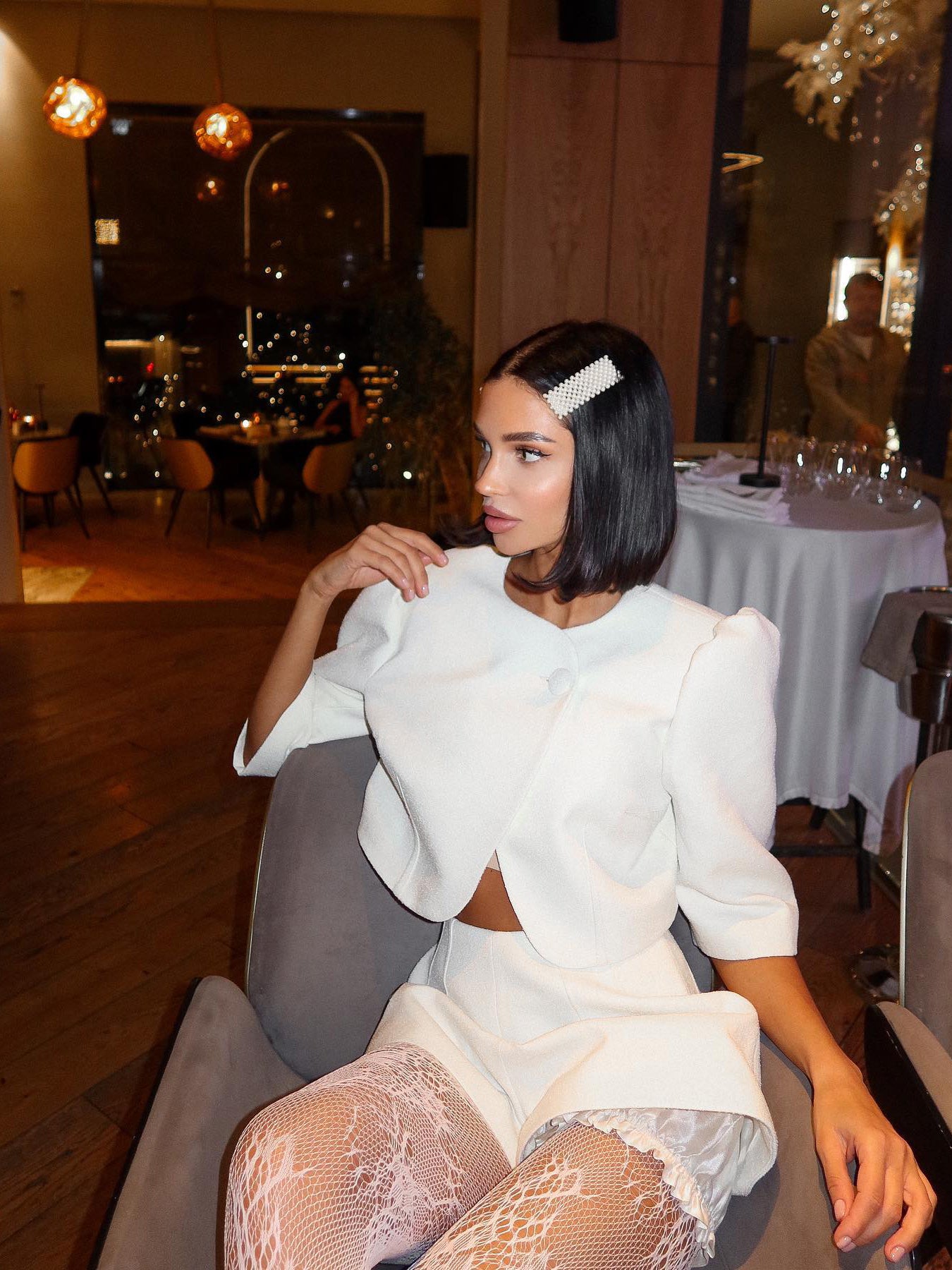 Luxury White 2-Piece Set – Crop Top & Shorts Outfit