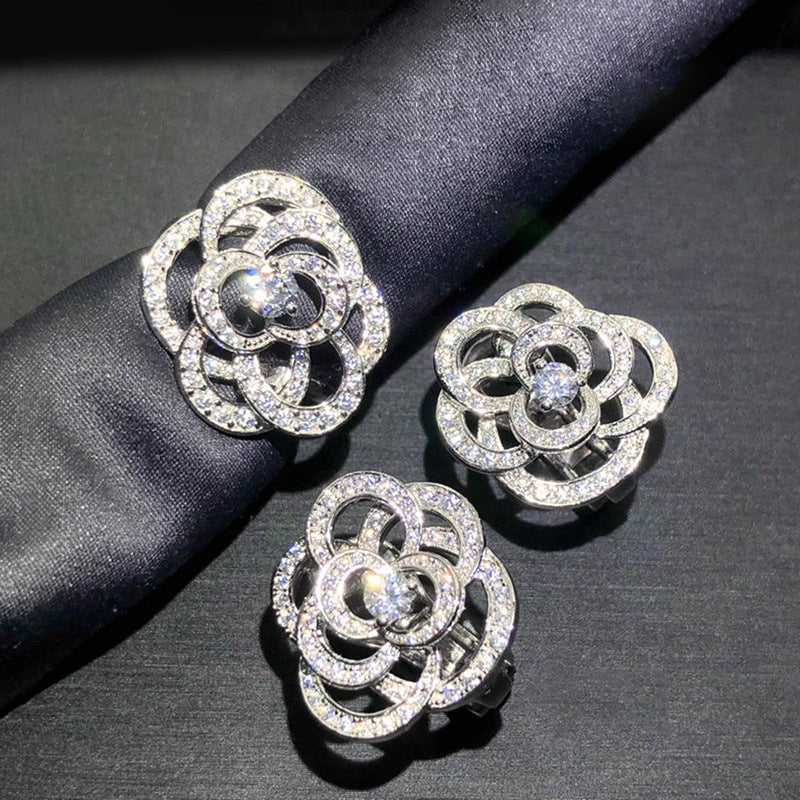 Elegant Camellia Flower Earrings – Luxury Stud Earrings